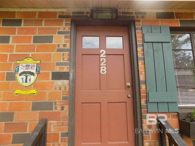 Building Photo - 228 Seminole Ave