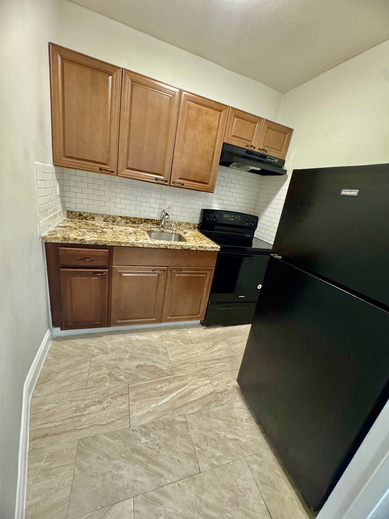 Building Photo - 921 N 19th Ave