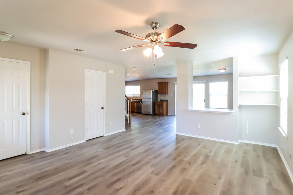 Building Photo - 8536 Hawkview Dr