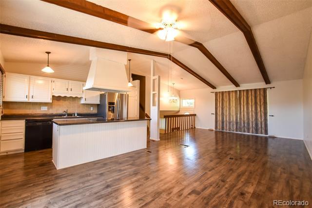 Building Photo - 4925 Hackamore Dr N