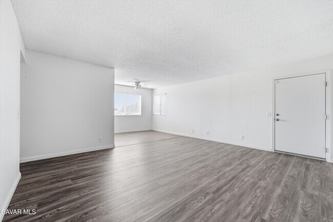 Building Photo - 5036 W Ave L8