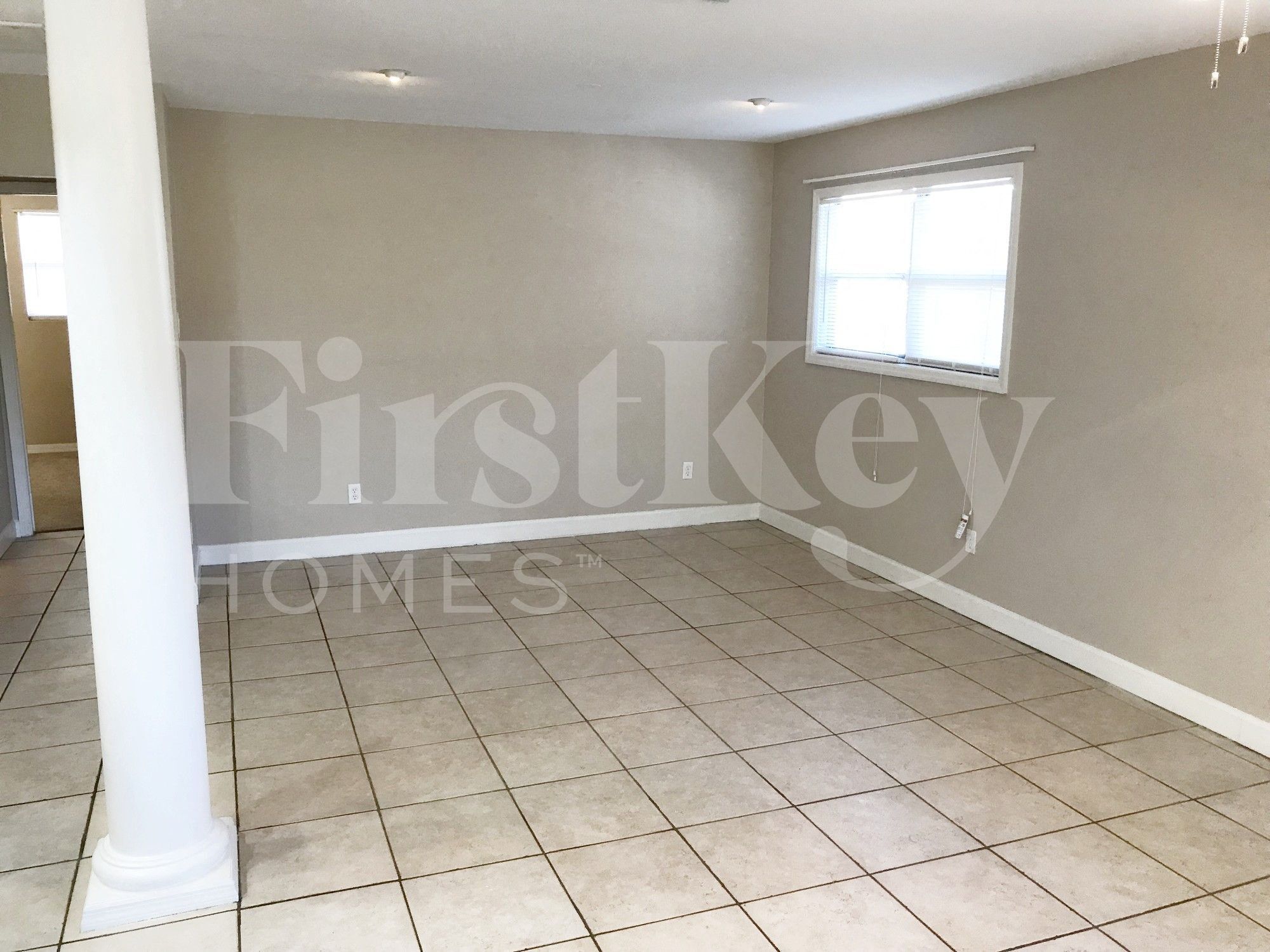 Building Photo - 10070 Harris Ave