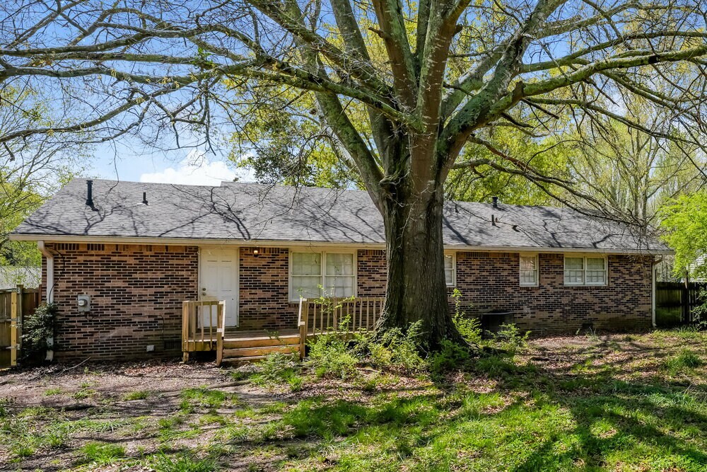 Building Photo - 4916 Cherokee Way SE
