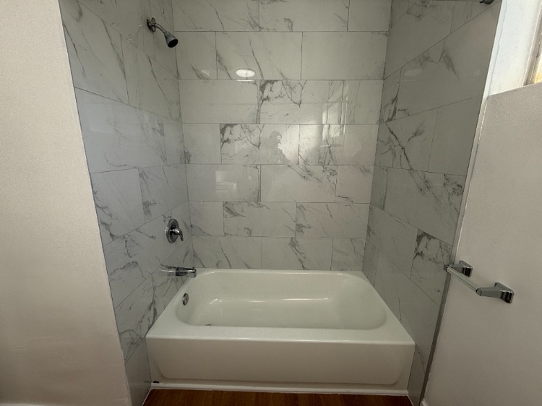 Building Photo - 6039 Whitsett Ave