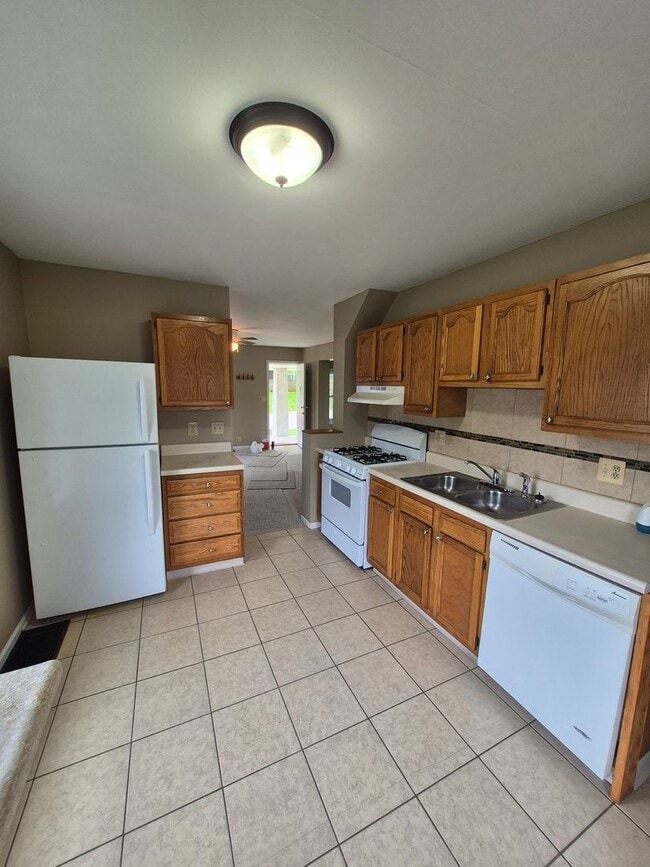 Building Photo - Charming 2 bed-1 bath in Bloomington