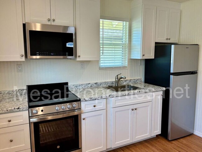 Building Photo - 2621 Fenmead St