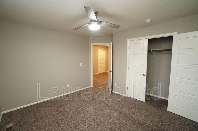 Building Photo - 11755 Lovegrass Dr