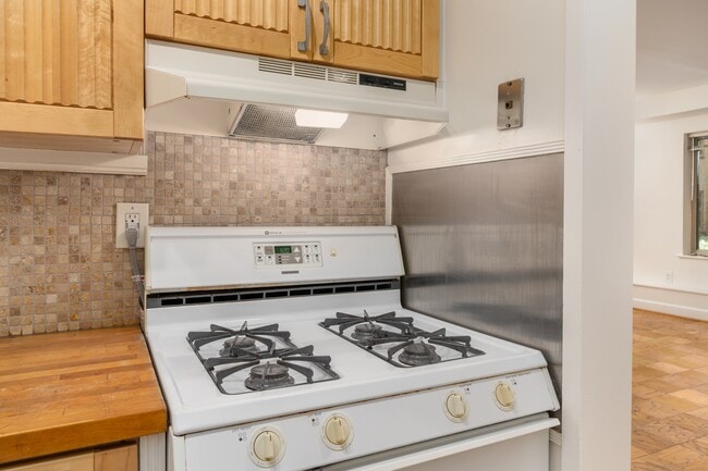 Building Photo - 2755 Ordway St NW