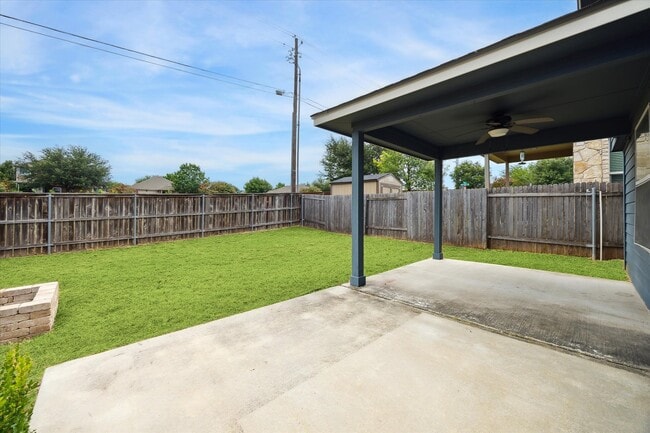 Building Photo - 2124 Nestlewood Dr