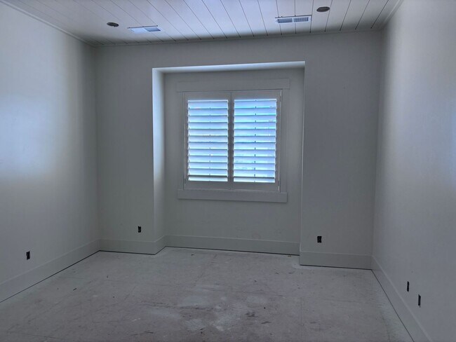 Building Photo - Gorgeous 7 bed 8 bath home with Swimming Pool and RV Garage