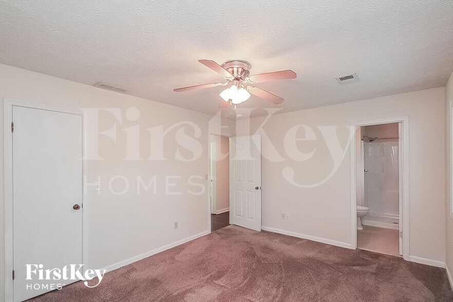 Building Photo - 205 Lanyard Loop