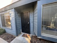 Building Photo - Beautiful Granite Hills Town Home