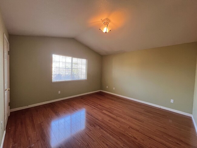 Building Photo - Prime Petaluma 3-Bedroom, 2.5-Bath Home Ne...