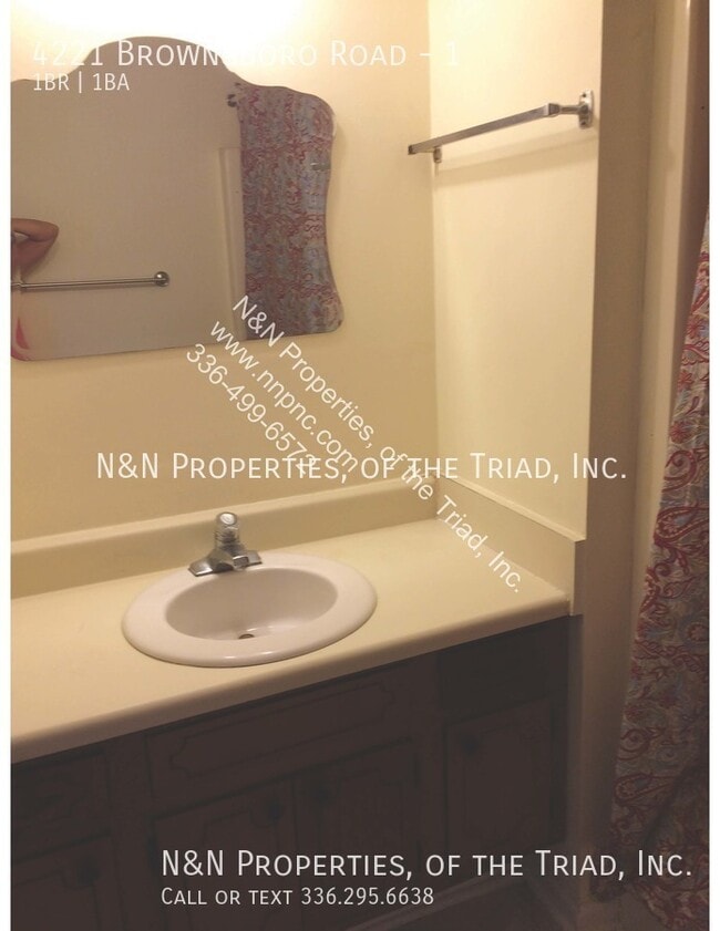 Building Photo - 4221 Brownsboro Rd