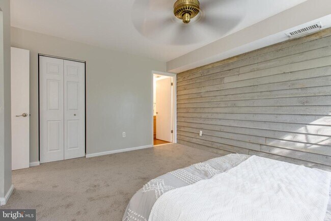 Building Photo - 206 Spring Maiden Ct