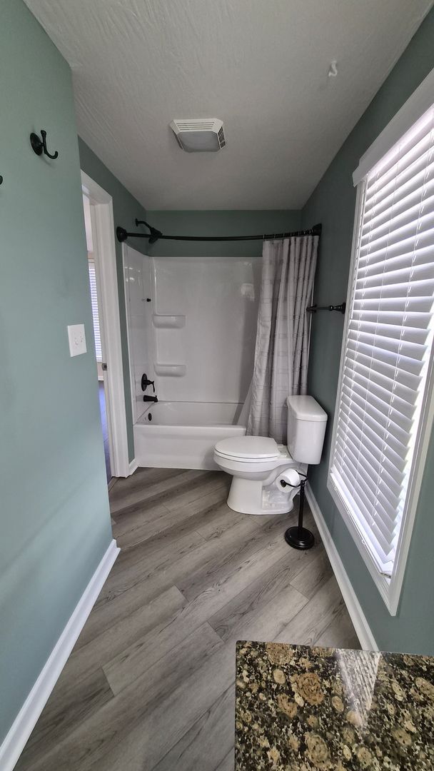 Building Photo - Charming Downtown Sunbury Home!