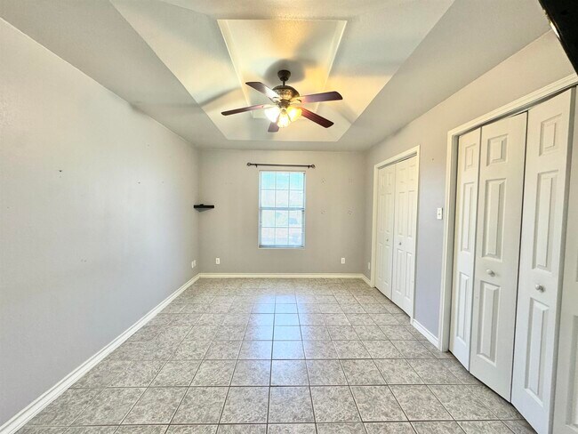 Building Photo - 210 Leon Ave