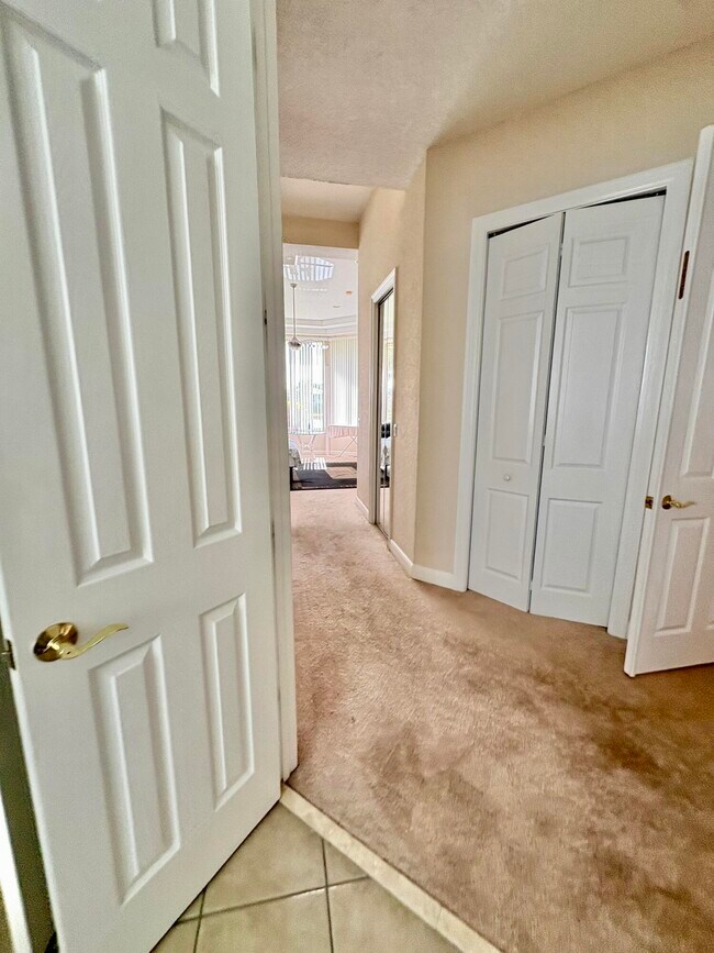 Building Photo - 3558 Collonade Dr