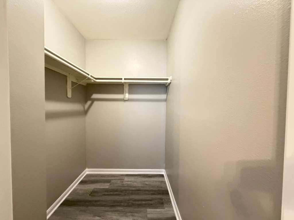 Building Photo - 6427 Waldron Dr