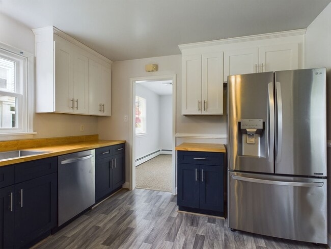 Building Photo - 3005 Putney Rd