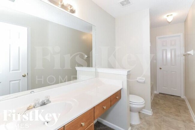 Building Photo - 1112 Sunstar Dr