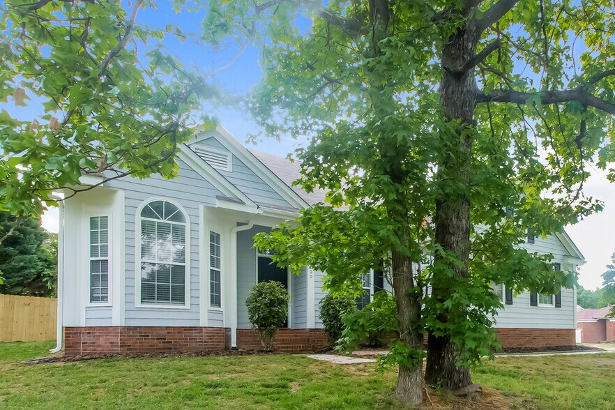 Building Photo - 7200 Daerwood Pl