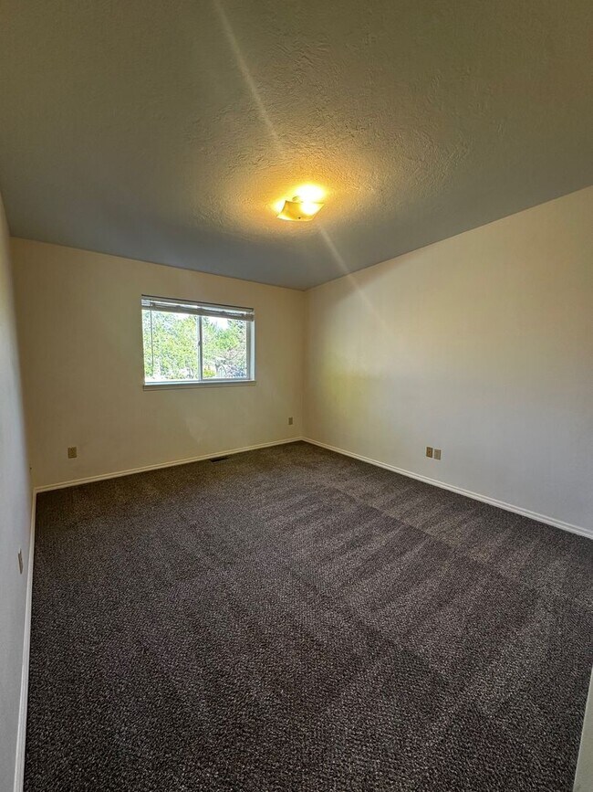 Building Photo - 43 N 25th Ave