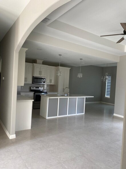 Building Photo - 3873 Tolosa St