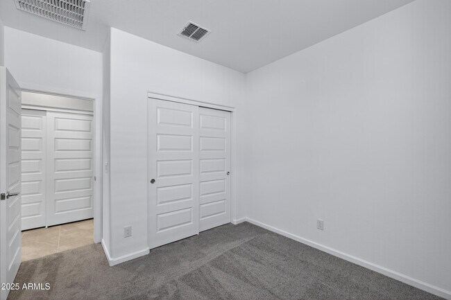 Building Photo - 2994 E Barrel Race Rd