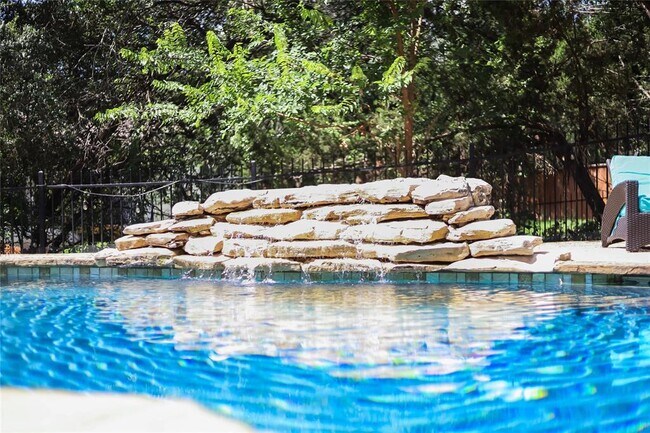 Building Photo - 409 Ridgetop Bend