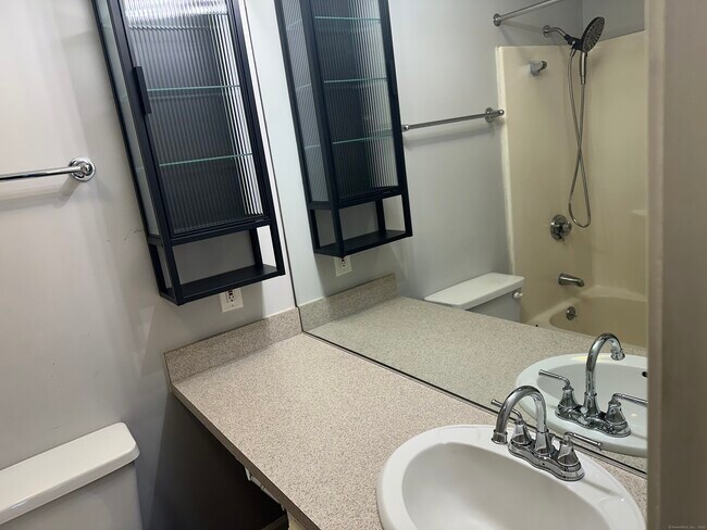 Building Photo - 25 Grand St