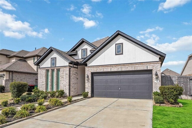 Building Photo - 8707 Windsong Trail Dr
