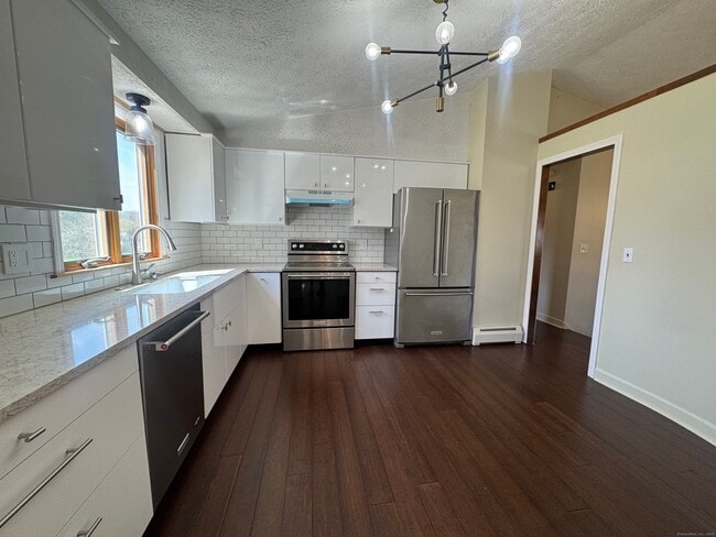Building Photo - 37 Woodmont Dr