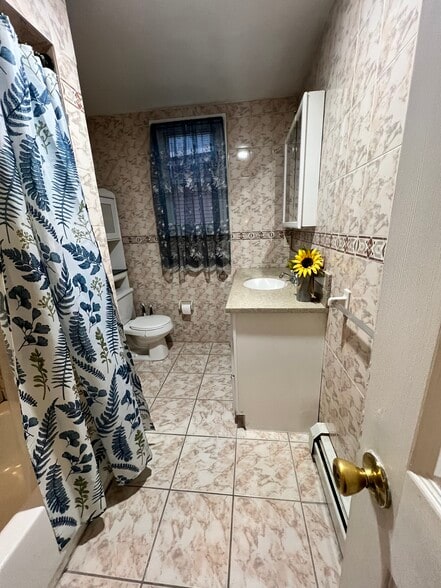 Building Photo - 128 Elwood Ave