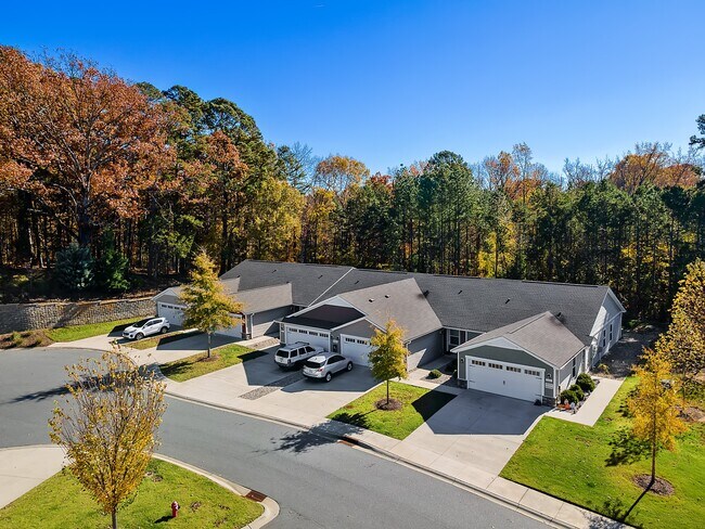 Building Photo - Redwood Concord