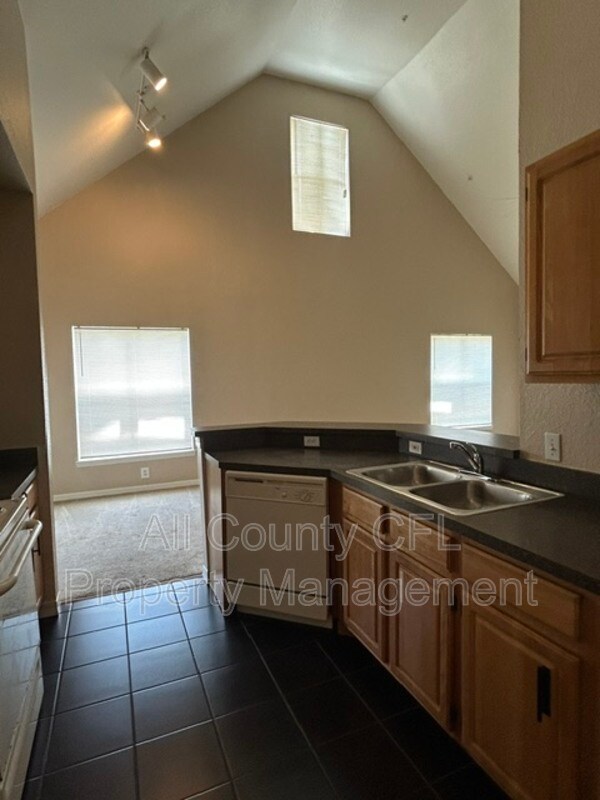 Building Photo - 5961 Westgate Dr