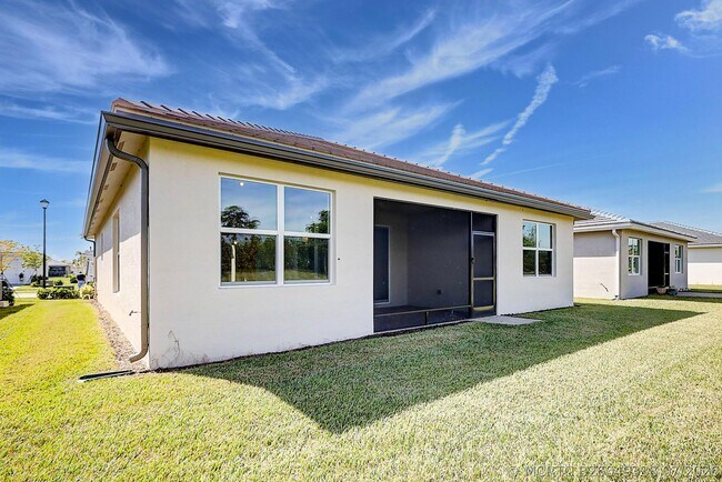 Building Photo - 13549 SW Oceanus Blvd