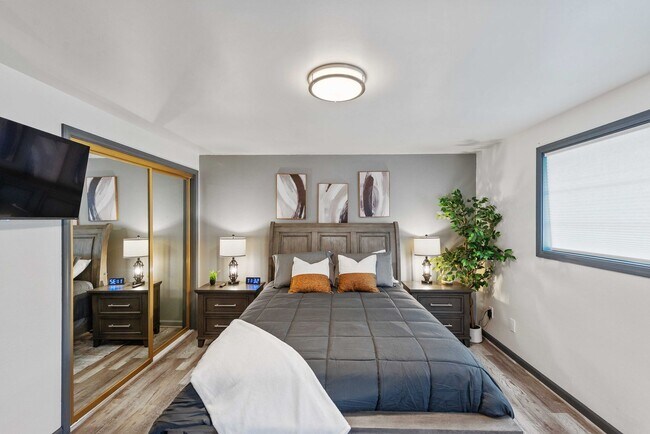 Building Photo - GORGEOUS 3 Bedroom (+BONUS ROOM!) 2 Bath Home with RV/Boat storage near beaches and shopping!