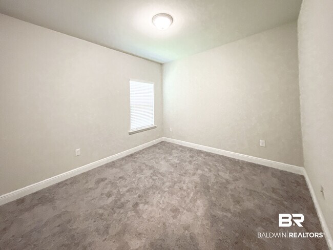 Building Photo - 1713 Covington Ln