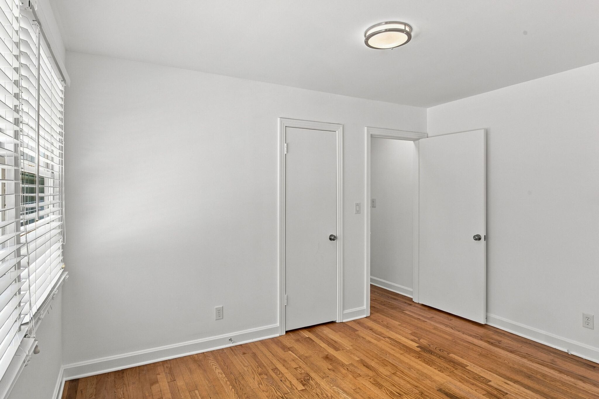 Building Photo - 5713 Vine Ridge Dr
