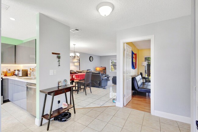 Building Photo - 89 Conaskonk Cir
