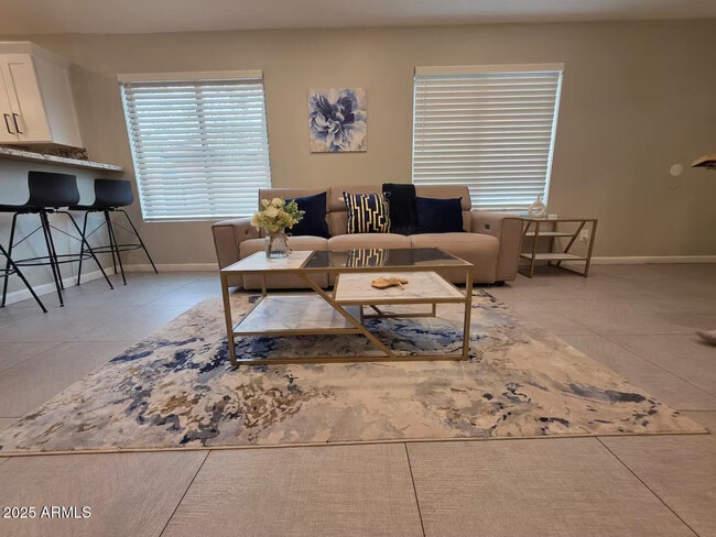 Building Photo - 1362 E 10th St