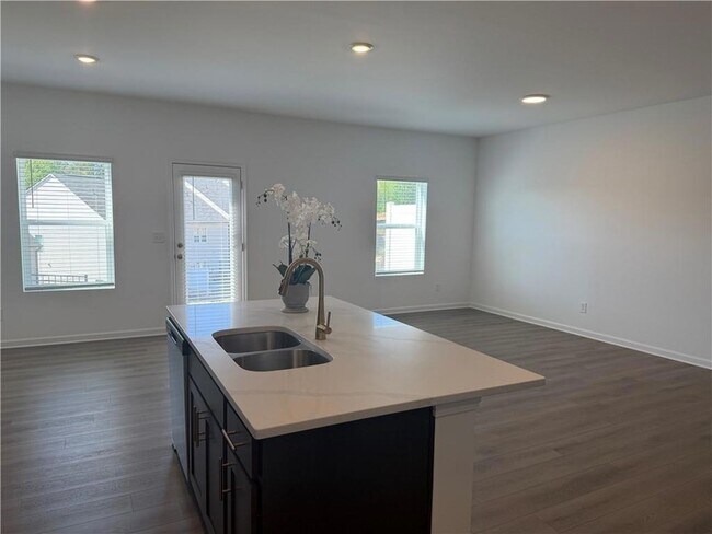 Building Photo - 6715 Armonia Dr