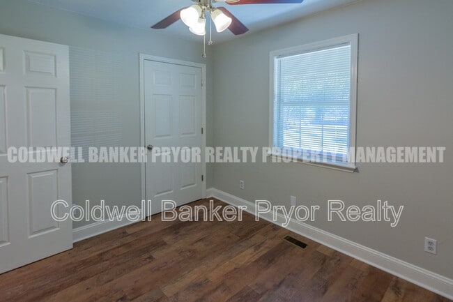 Building Photo - 150 Scenic Dr