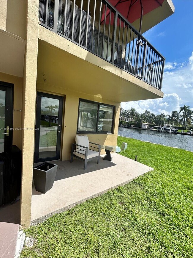 Building Photo - 301 Golden Isles Dr