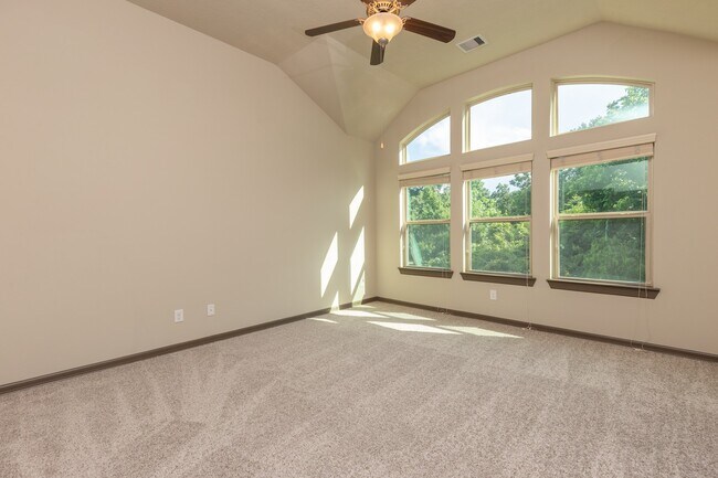 Building Photo - 87 Aventura Pl