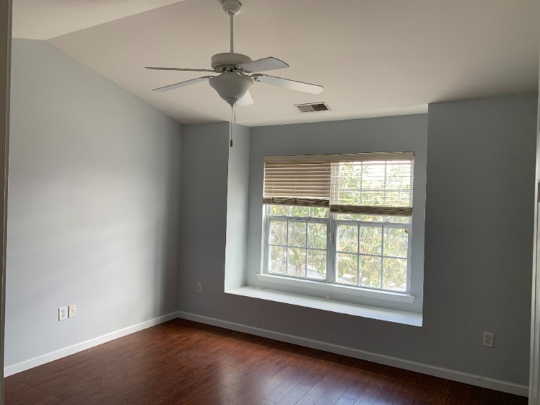 Building Photo - 138 Sonata Cir