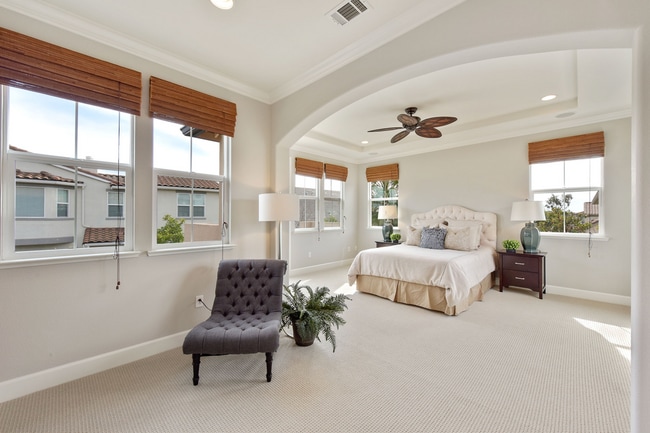 Building Photo - 4 Bed 5 Bath, Beautiful Home In Danville, With A Pool!