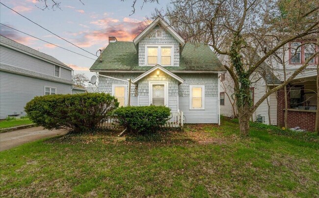 Primary Photo - 410 Dunlap St