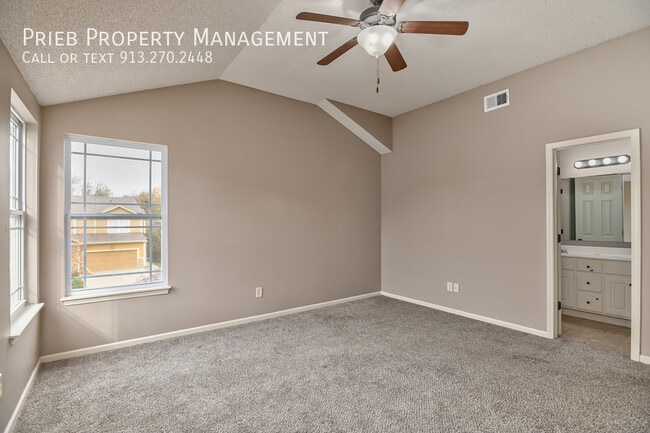 Building Photo - 2172 W Forest Dr